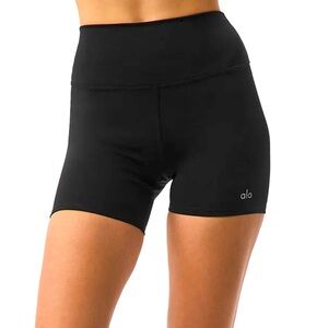ALO 5” Airlift Energy Shorts Size small